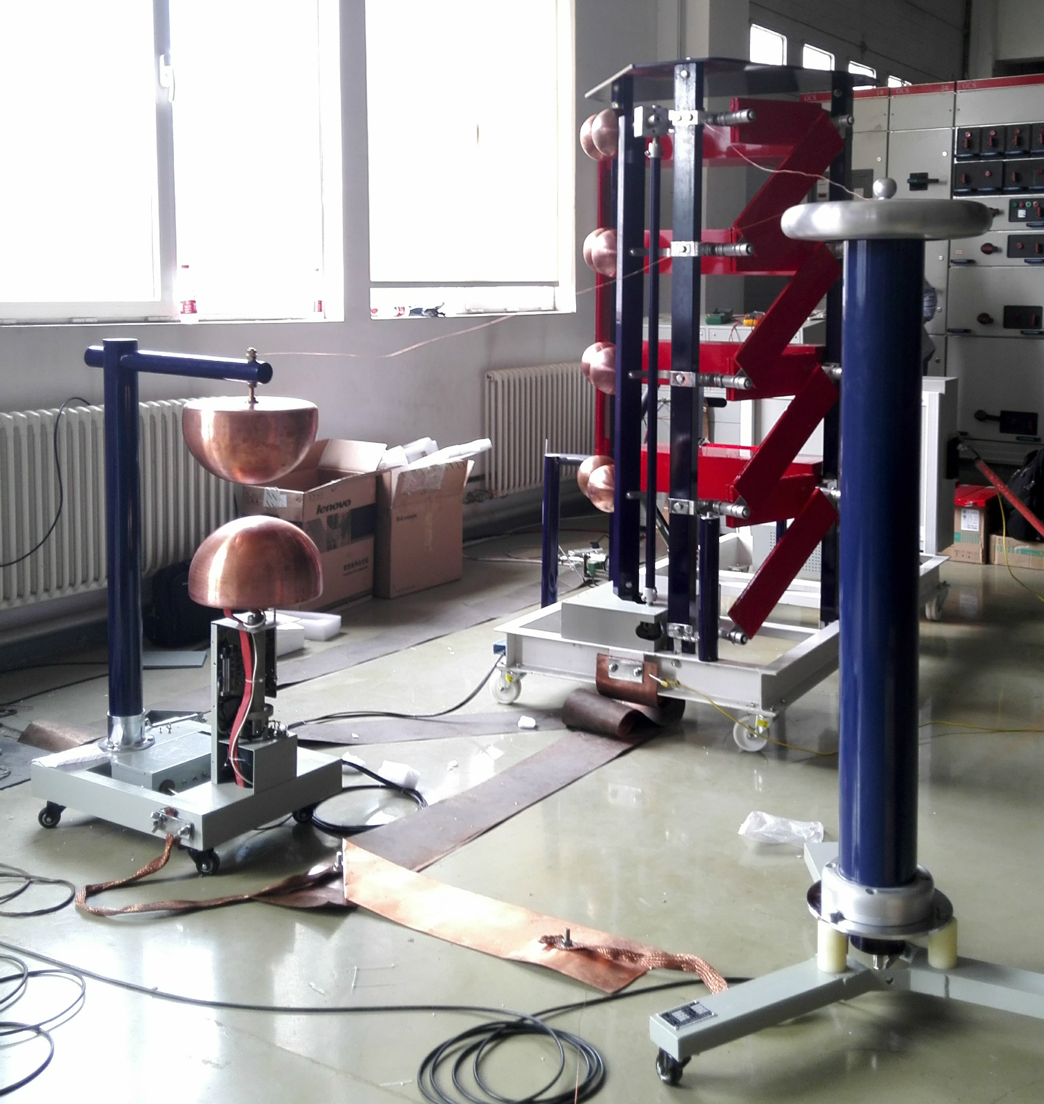 客戶沖擊電壓試驗(yàn)現(xiàn)場